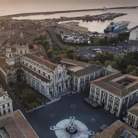 Asmundo Palace &