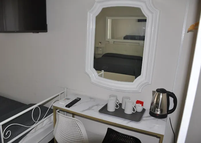 Asmundo Palace & 4*